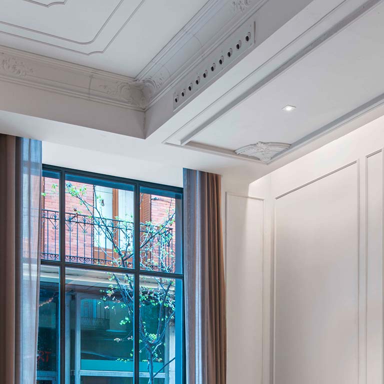 Functional mouldings 